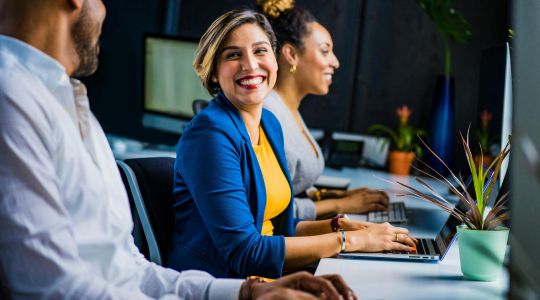 Repenser le retour au bureau : allier confiance et expérience collaborateur